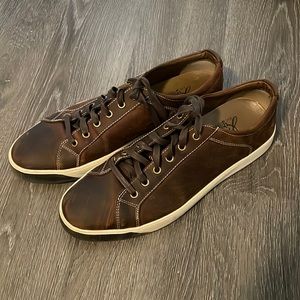 Johnston and Murphy leather low top sneakers